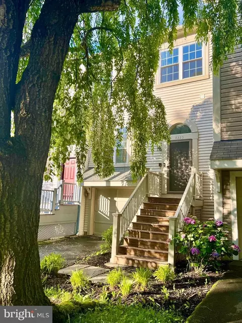 8325 Southern Oaks Ct, Lorton, VA 22079