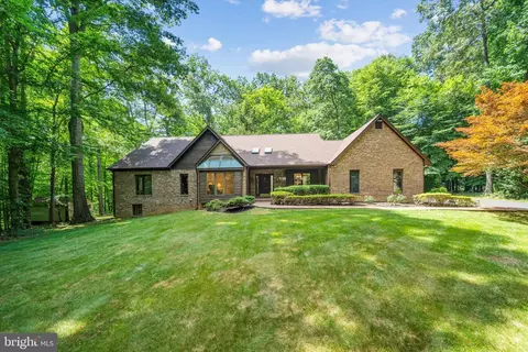 11222 Popes Head Rd, Fairfax, VA 22030