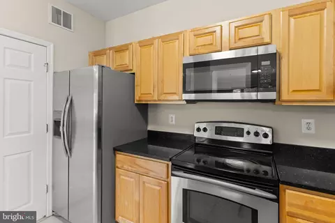 Kitchen - 1550 Spring Gate Dr #8109, Mclean, VA 22102 photo 3 of 3