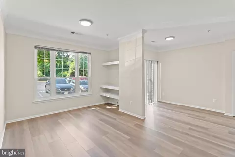 Living - 1550 Spring Gate Dr #8109, Mclean, VA 22102 photo 1 of 9