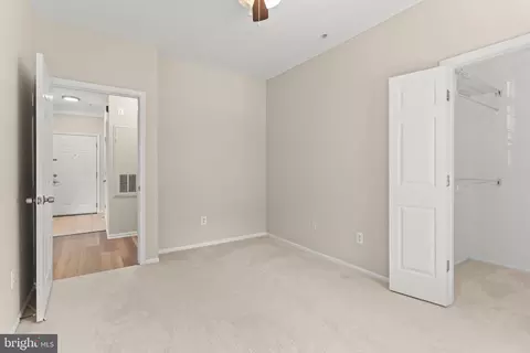 Bedroom - 1550 Spring Gate Dr #8109, Mclean, VA 22102 photo 5 of 9