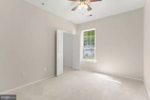Bedroom - 1550 Spring Gate Dr #8109, Mclean, VA 22102 photo 4 of 9