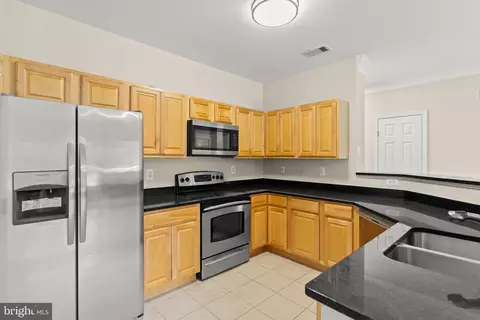Kitchen - 1550 Spring Gate Dr #8109, Mclean, VA 22102 photo 2 of 3