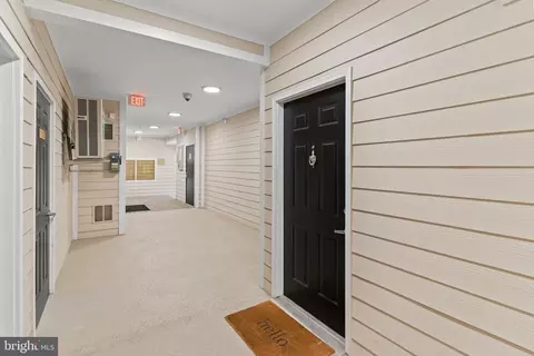 Entry Way - 1550 Spring Gate Dr #8109, Mclean, VA 22102 photo 3 of 5