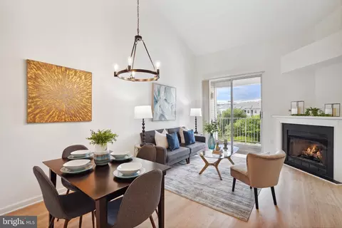 1645 International Dr #421, Mclean, VA 22102 photo 3
