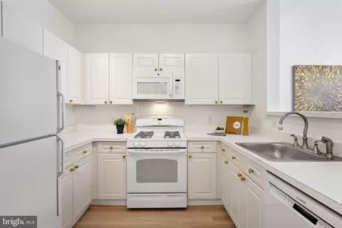 1645 International Dr #421, Mclean, VA 22102 photo 8