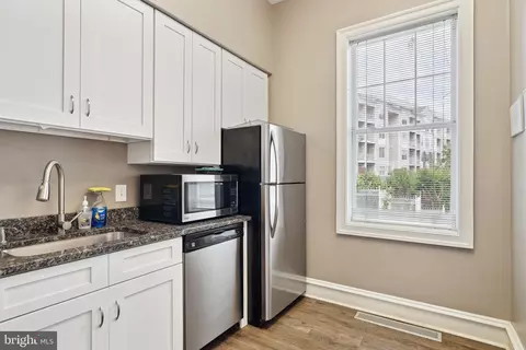 1645 International Dr #421, Mclean, VA 22102 photo 24