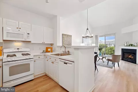 1645 International Dr #421, Mclean, VA 22102 photo 7