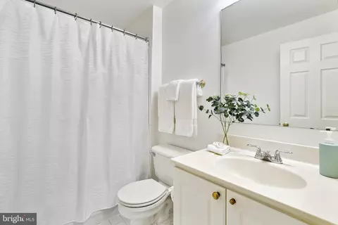 1645 International Dr #421, Mclean, VA 22102 photo 18