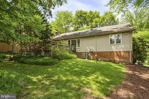 8009 Springfield Village Dr, Springfield, VA 22152 photo 46