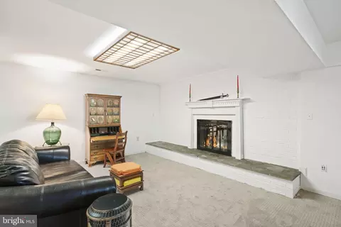 8009 Springfield Village Dr, Springfield, VA 22152 photo 30