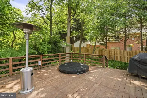 8009 Springfield Village Dr, Springfield, VA 22152 photo 41