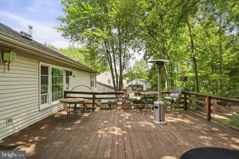 8009 Springfield Village Dr, Springfield, VA 22152 photo 40