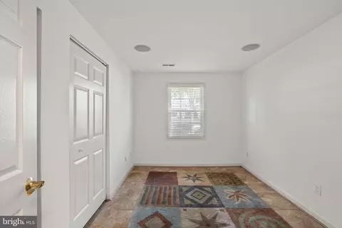 8009 Springfield Village Dr, Springfield, VA 22152 photo 37