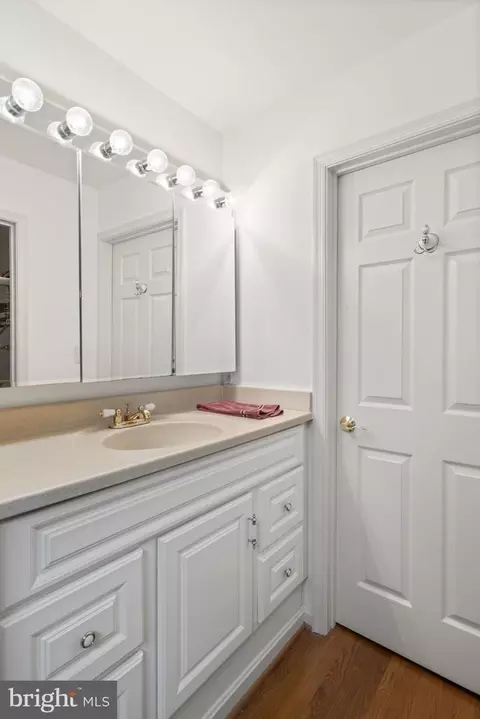 8009 Springfield Village Dr, Springfield, VA 22152 photo 19