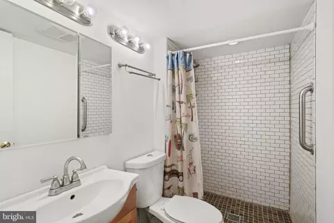 8009 Springfield Village Dr, Springfield, VA 22152 photo 34