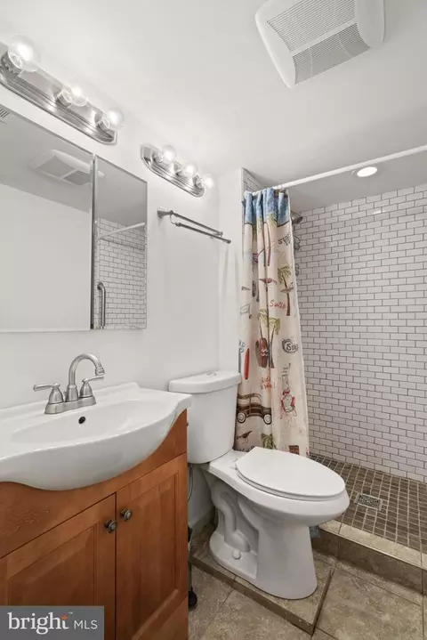 8009 Springfield Village Dr, Springfield, VA 22152 photo 35