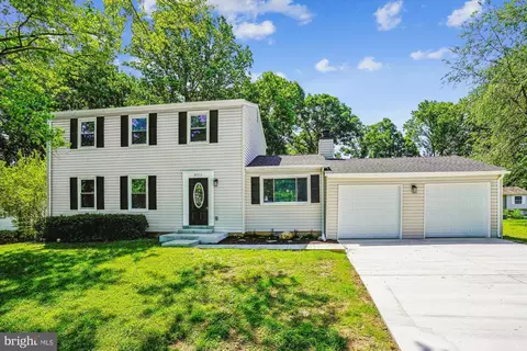 9723 Waterline Dr, Burke, VA 22015