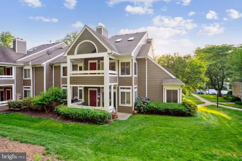 12270 Fort Buffalo Cir #498, Fairfax, VA 22033