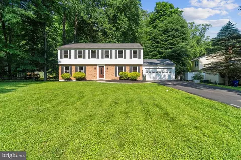 11945 Appling Valley Rd, Fairfax, VA 22030