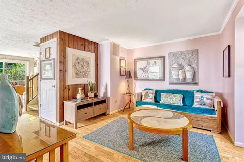 11018 Granby Ct, Reston, VA 20191 photo 3