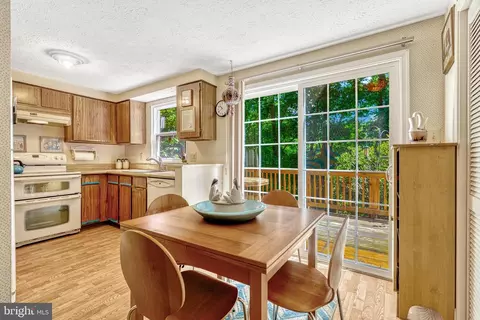 11018 Granby Ct, Reston, VA 20191 photo 9