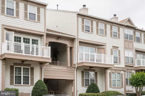 8242 Catbird Cir #101, Lorton, VA 22079