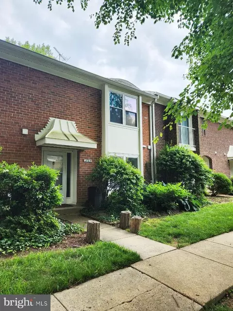 3789 Persimmon Cir, Fairfax, VA 22031