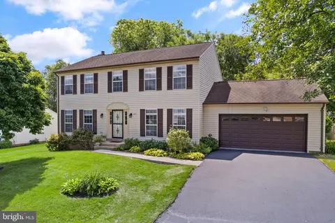 1424 Kingstream Dr, Herndon, VA 20170