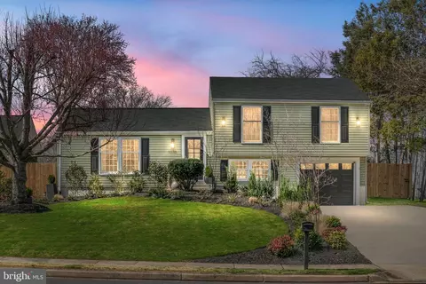 3270 Blue Heron Dr, Falls Church, VA 22042