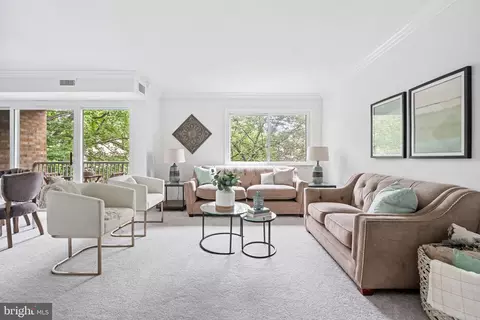 8001 Chanute Pl #14, Falls Church, VA 22042