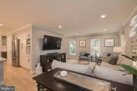 Living - 11670 Stockbridge Ln, Reston, VA 20194 photo 3 of 3
