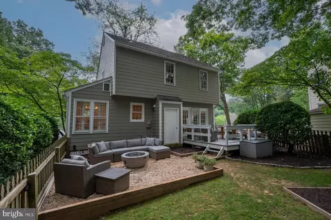 Exterior - 11670 Stockbridge Ln, Reston, VA 20194 photo 10 of 15