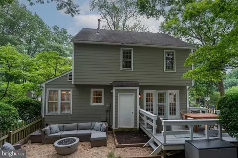 Exterior - 11670 Stockbridge Ln, Reston, VA 20194 photo 11 of 15
