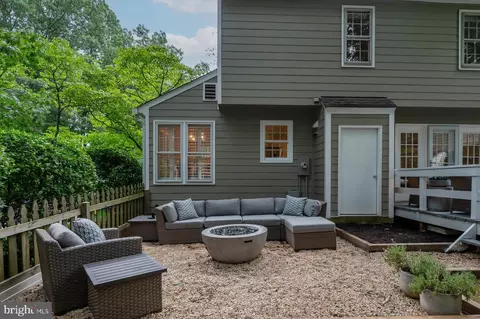 Exterior - 11670 Stockbridge Ln, Reston, VA 20194 photo 8 of 15