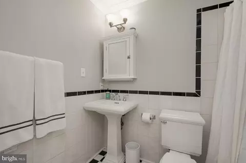 Bath - 11670 Stockbridge Ln, Reston, VA 20194 photo 3 of 5