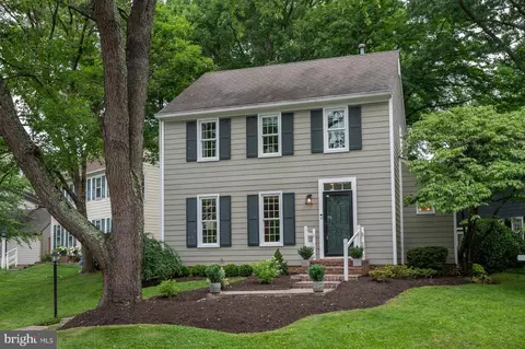 11670 Stockbridge Ln, Reston, VA 20194