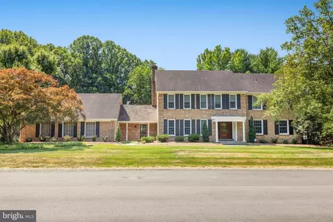 9427 Brian Jac Ln, Great Falls, VA 22066