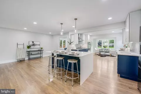 9307 Saint Marks Pl, Fairfax, VA 22031