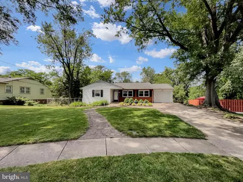 3304 Chicamuxen Ct, Falls Church, VA 22041