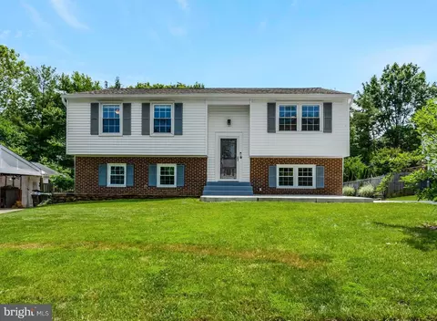 15307 Harmony Hill Ct, Centreville, VA 20120