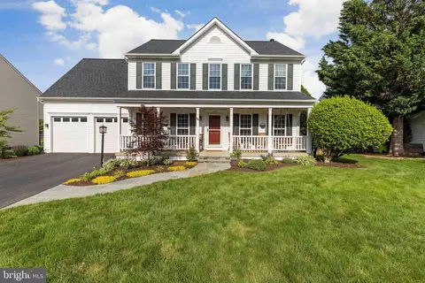7709 Cashland Ct, Alexandria, VA 22315
