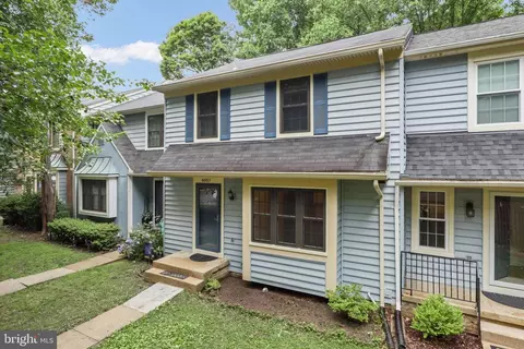 6007 Scarborough Commons Ln, Burke, VA 22015