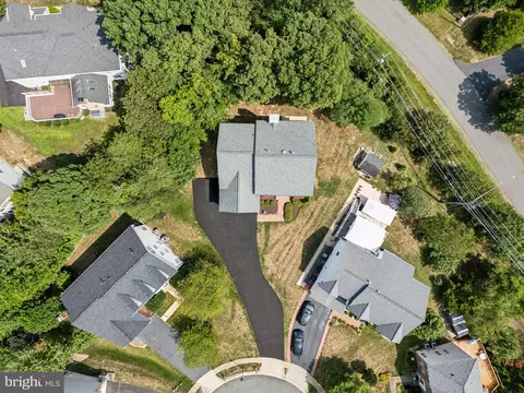 13303 Sturno Dr, Clifton, VA 20124
