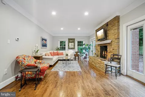 8007 Algarve St, Mclean, VA 22102 photo 20