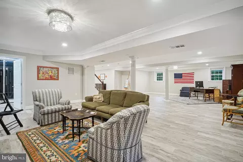 8007 Algarve St, Mclean, VA 22102 photo 37