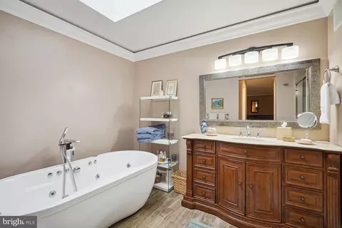 8007 Algarve St, Mclean, VA 22102 photo 28