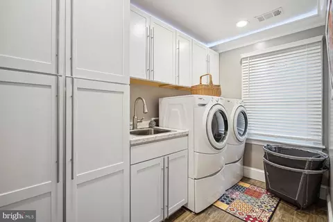 8007 Algarve St, Mclean, VA 22102 photo 32