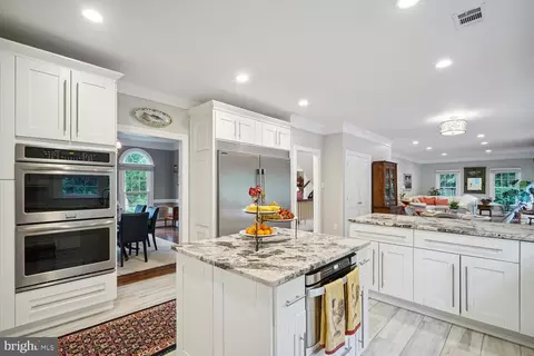 8007 Algarve St, Mclean, VA 22102 photo 13