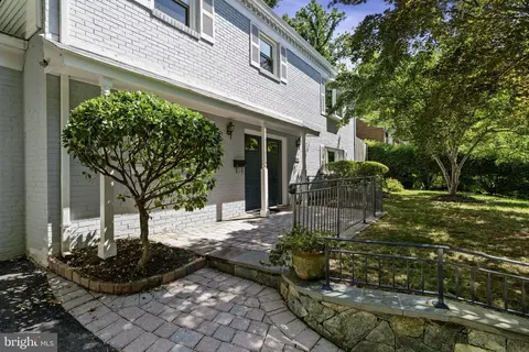 1607 8th Pl, Mclean, VA 22101 photo 2